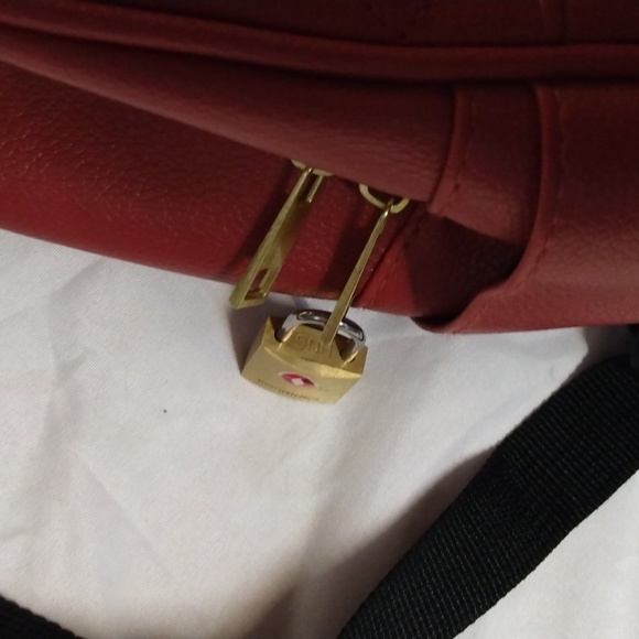 EUC Harry Potter Gryffindor backpack - Picture 5 of 8